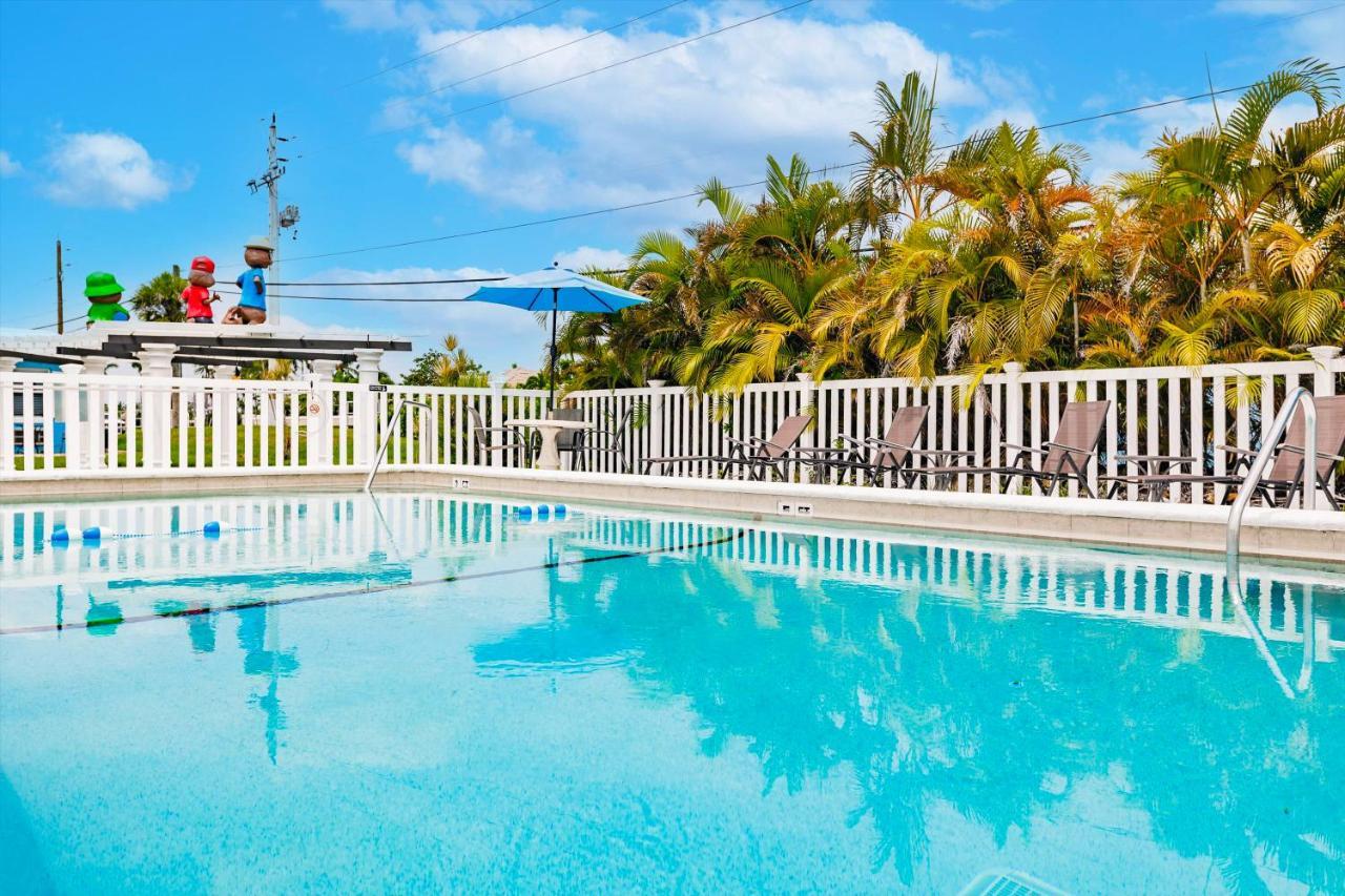 Poolside King Cottage With Kitchen - 10 Minutes To Beach! Fort Myers Exteriör bild