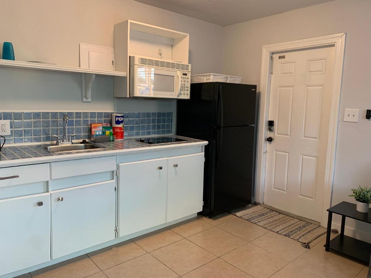 Poolside King Cottage With Kitchen - 10 Minutes To Beach! Fort Myers Exteriör bild